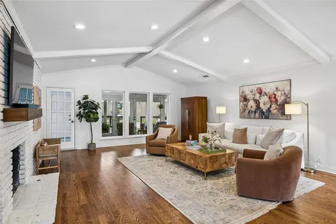 $1,050,000 | 6833 Truxton Drive, Dallas, TX 75231