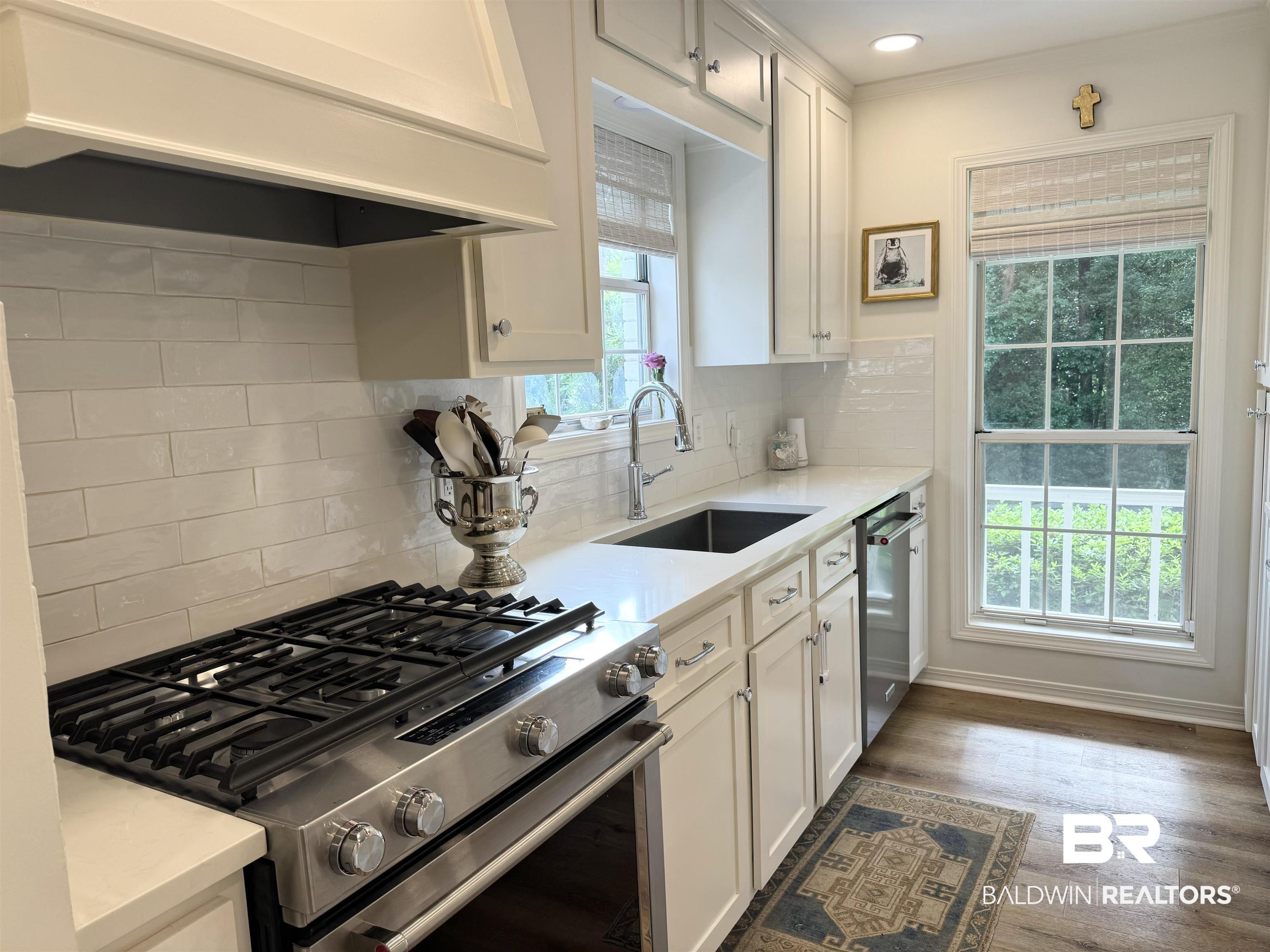 417 Patlynn Drive Fairhope, AL 36532 - Photo 10 of 29 Partial view of kitchen: Featured here Gas Cooktop
