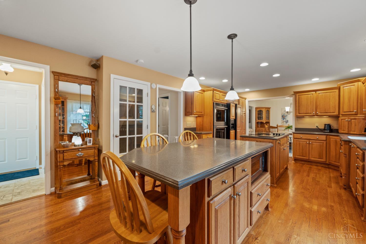 6707 Weiss Road Cincinnati, OH 45247 - Photo 6 of 72 Gallery Image 6