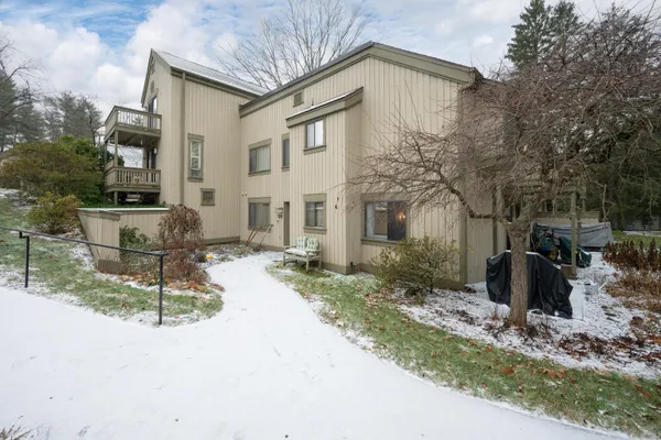 $289,000 | 496 Heritage Village, Unit A, Southbury, CT 06488