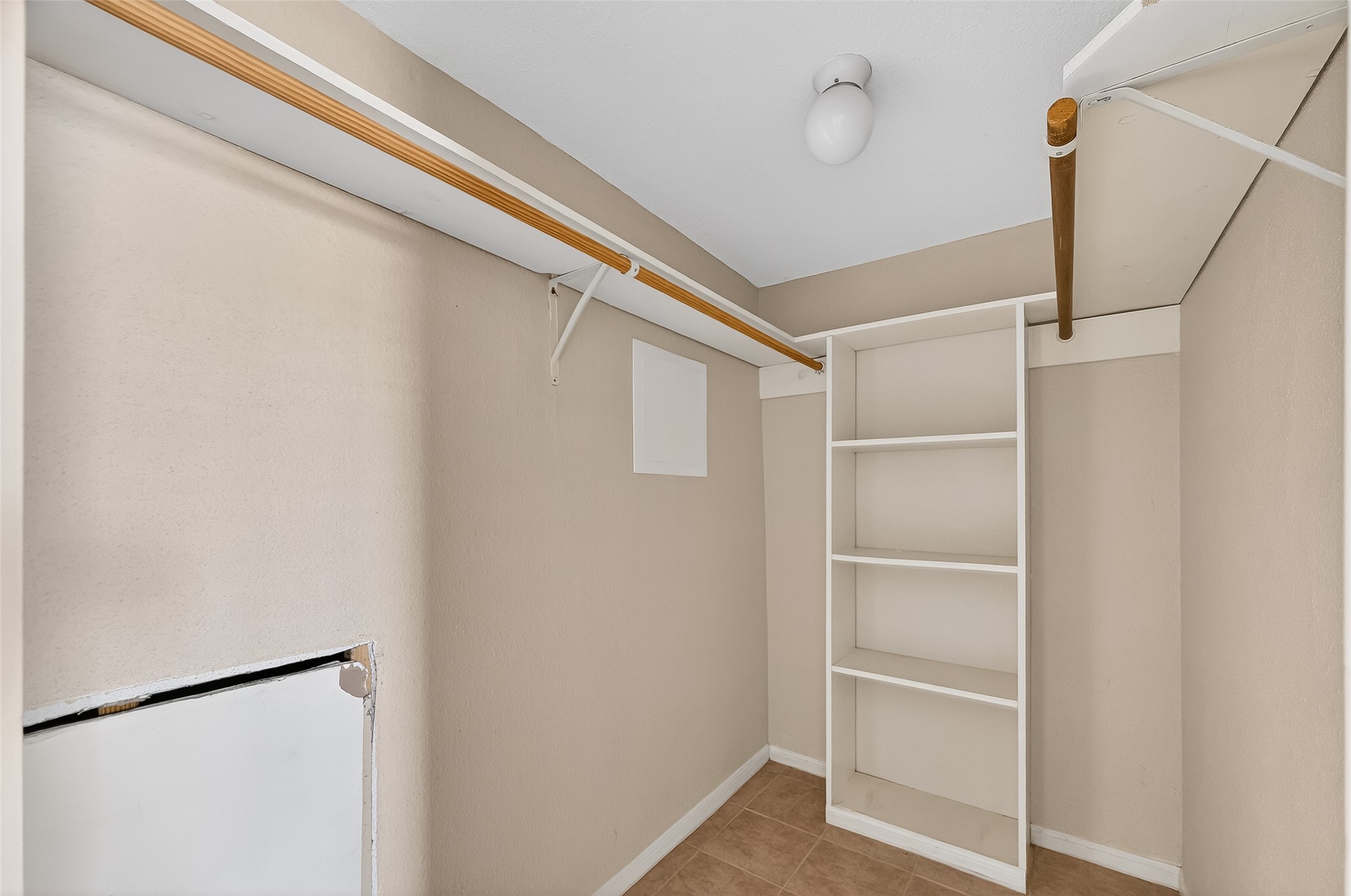 1505 Ward Road, Unit 214 Baytown, TX 77520 - Photo 16 of 33 Master Closet