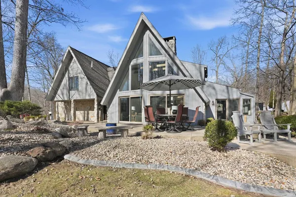 $899,000 | 2970 West Park Drive, Huntington, IN 46750