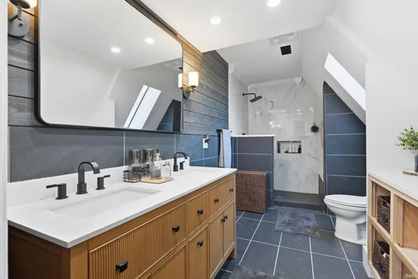 $899,000 | 2970 West Park Drive, Huntington, IN 46750