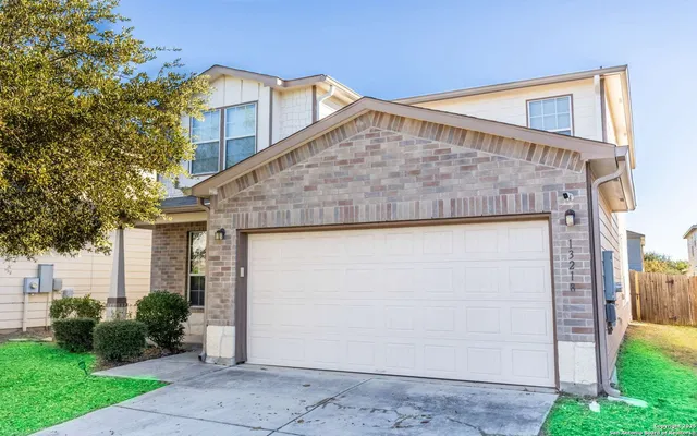$2,100 | 13218 Cipresso Palco, San Antonio, TX 78253