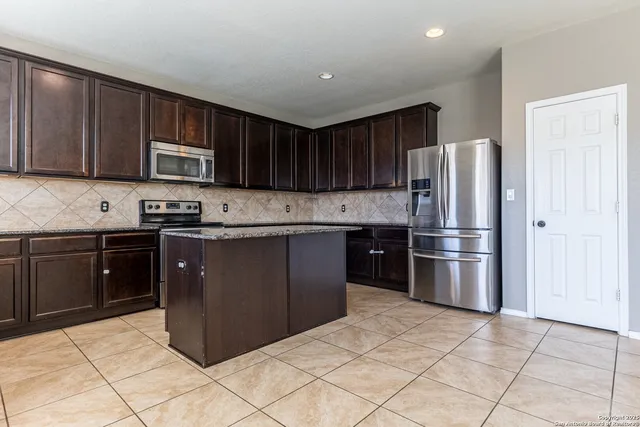 $2,100 | 13218 Cipresso Palco, San Antonio, TX 78253