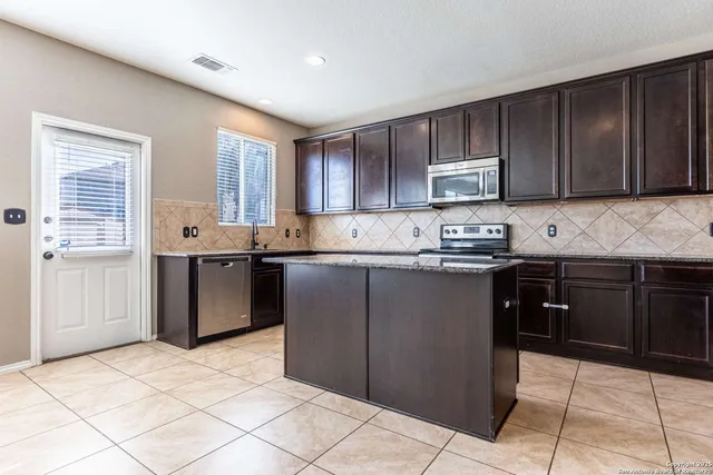 $2,100 | 13218 Cipresso Palco, San Antonio, TX 78253
