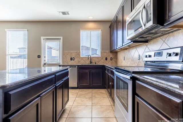 $2,100 | 13218 Cipresso Palco, San Antonio, TX 78253