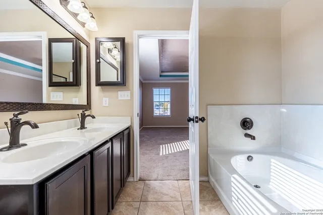 $2,100 | 13218 Cipresso Palco, San Antonio, TX 78253