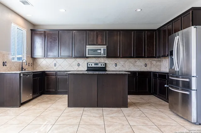 $2,100 | 13218 Cipresso Palco, San Antonio, TX 78253