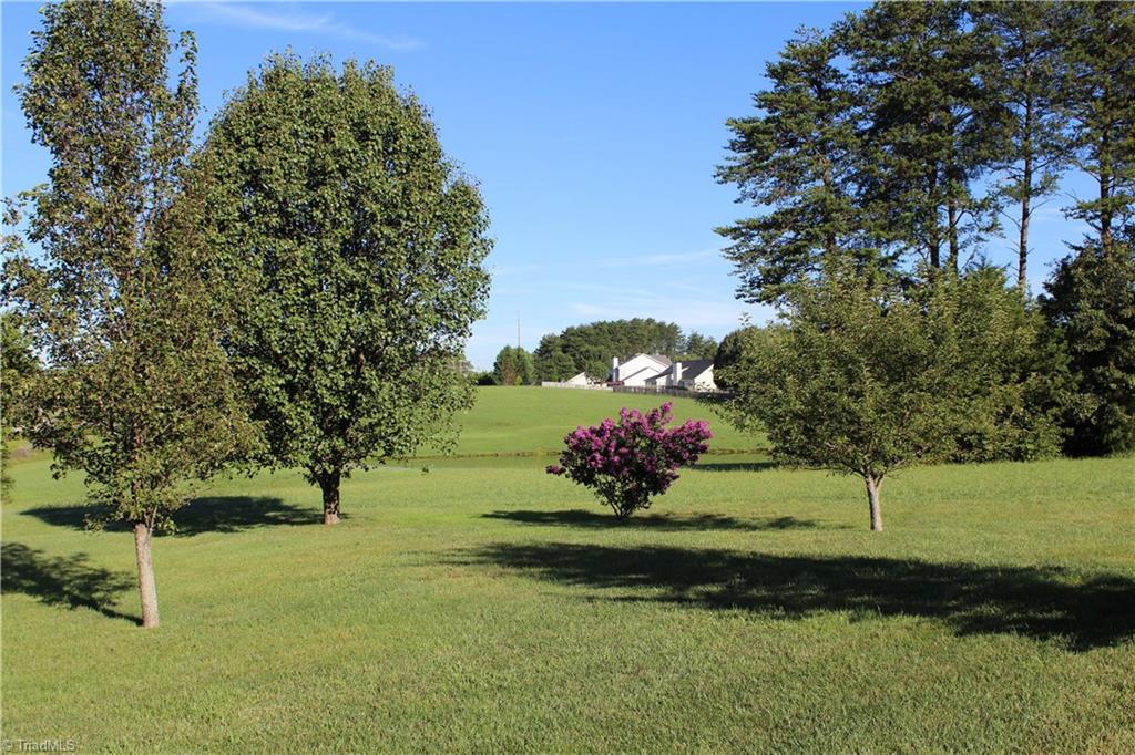 3609 Shadow Ridge Drive High Point, NC 27265 - Photo 17 of 19 Gallery Image 17