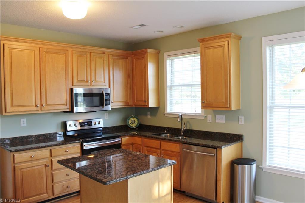 3609 Shadow Ridge Drive High Point, NC 27265 - Photo 5 of 19 Gallery Image 5
