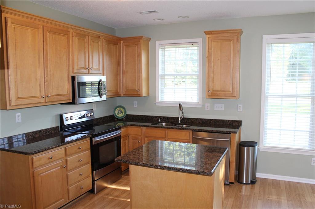 3609 Shadow Ridge Drive High Point, NC 27265 - Photo 6 of 19 Gallery Image 6