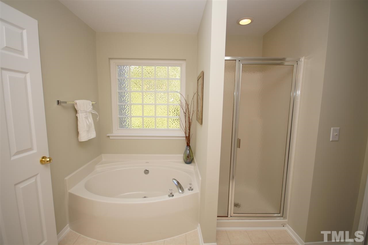 8508 Pillar Gate Lane Raleigh, NC 27613 - Photo 17 of 24