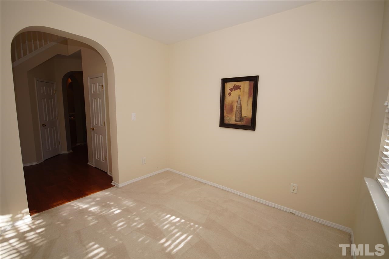 8508 Pillar Gate Lane Raleigh, NC 27613 - Photo 5 of 24