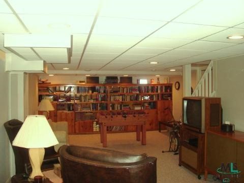 1029 Audubon Road Grosse Pointe, MI 48230 - Photo 10 of 12 821973-9.JPG