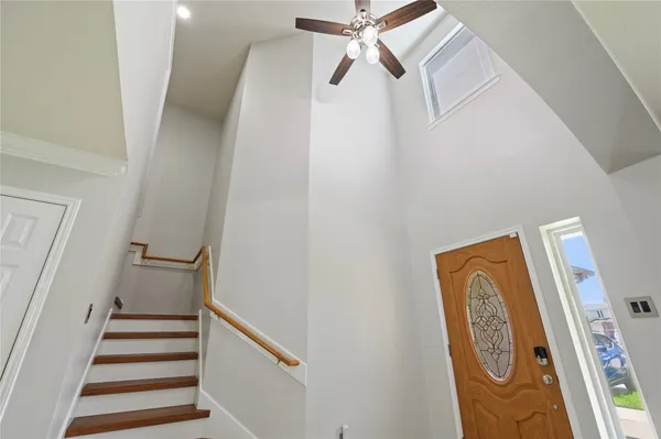 $360,000 | 207 Fox Springs Court, Dickinson, TX 77539