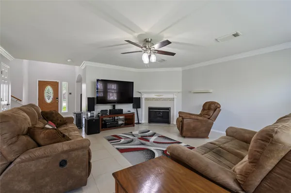 $360,000 | 207 Fox Springs Court, Dickinson, TX 77539