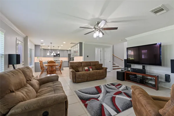 $360,000 | 207 Fox Springs Court, Dickinson, TX 77539