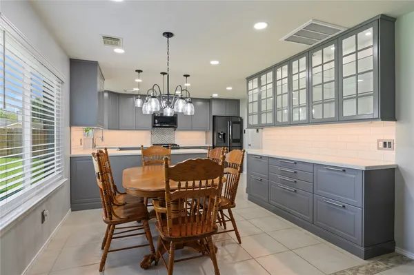 $360,000 | 207 Fox Springs Court, Dickinson, TX 77539