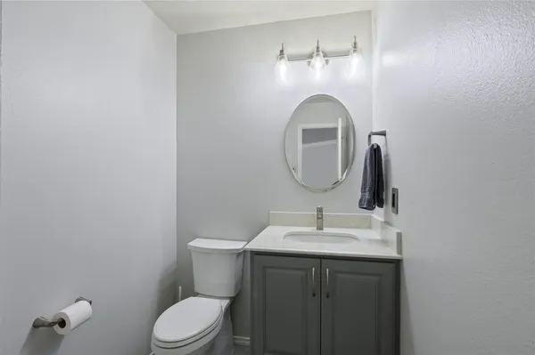 $360,000 | 207 Fox Springs Court, Dickinson, TX 77539