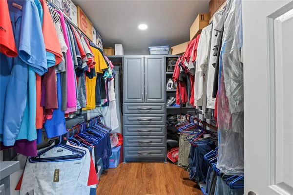 $360,000 | 207 Fox Springs Court, Dickinson, TX 77539