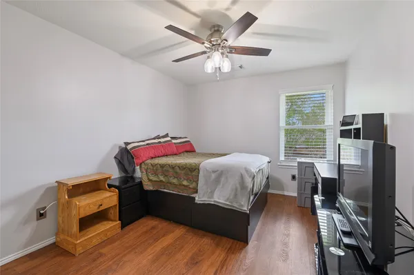 $360,000 | 207 Fox Springs Court, Dickinson, TX 77539