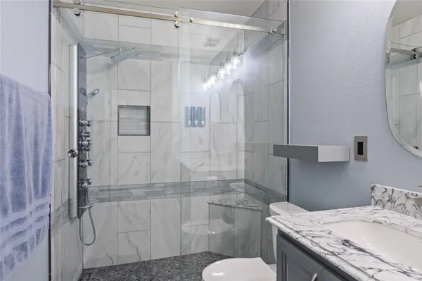 $360,000 | 207 Fox Springs Court, Dickinson, TX 77539