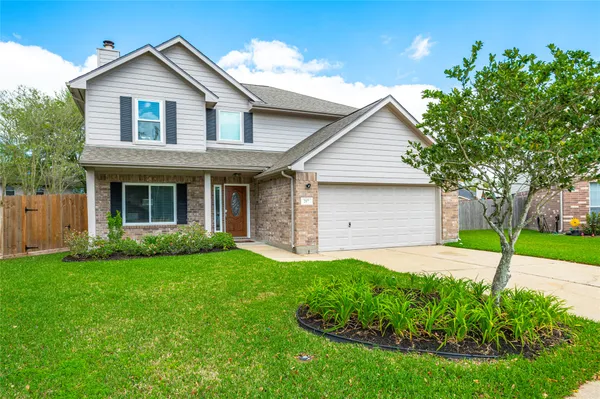 $360,000 | 207 Fox Springs Court, Dickinson, TX 77539