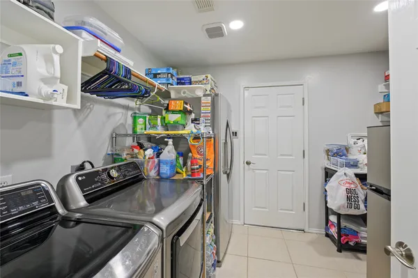 $360,000 | 207 Fox Springs Court, Dickinson, TX 77539