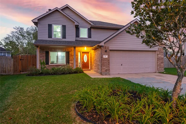 $360,000 | 207 Fox Springs Court, Dickinson, TX 77539