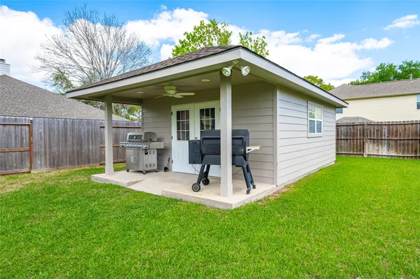 $360,000 | 207 Fox Springs Court, Dickinson, TX 77539