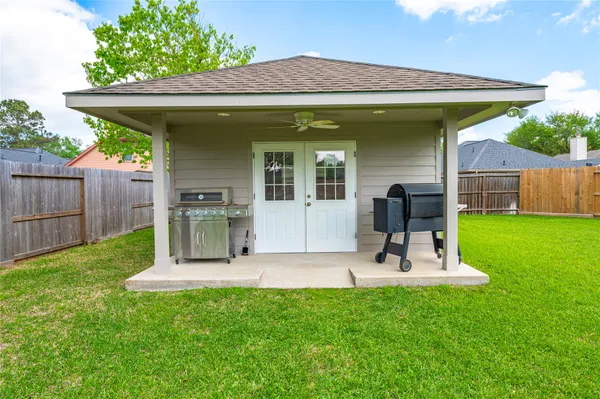 $360,000 | 207 Fox Springs Court, Dickinson, TX 77539
