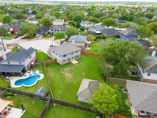 $360,000 | 207 Fox Springs Court, Dickinson, TX 77539