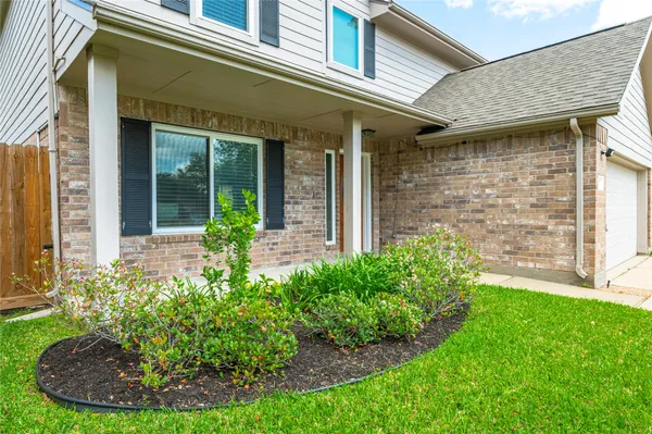 $360,000 | 207 Fox Springs Court, Dickinson, TX 77539