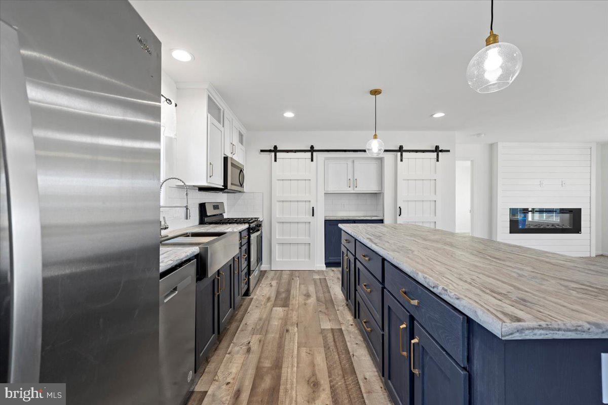 1410 Heytesbury Road Walnutport, PA 18088 - Photo 13 of 37 Modern kitchen with stylish finishes.