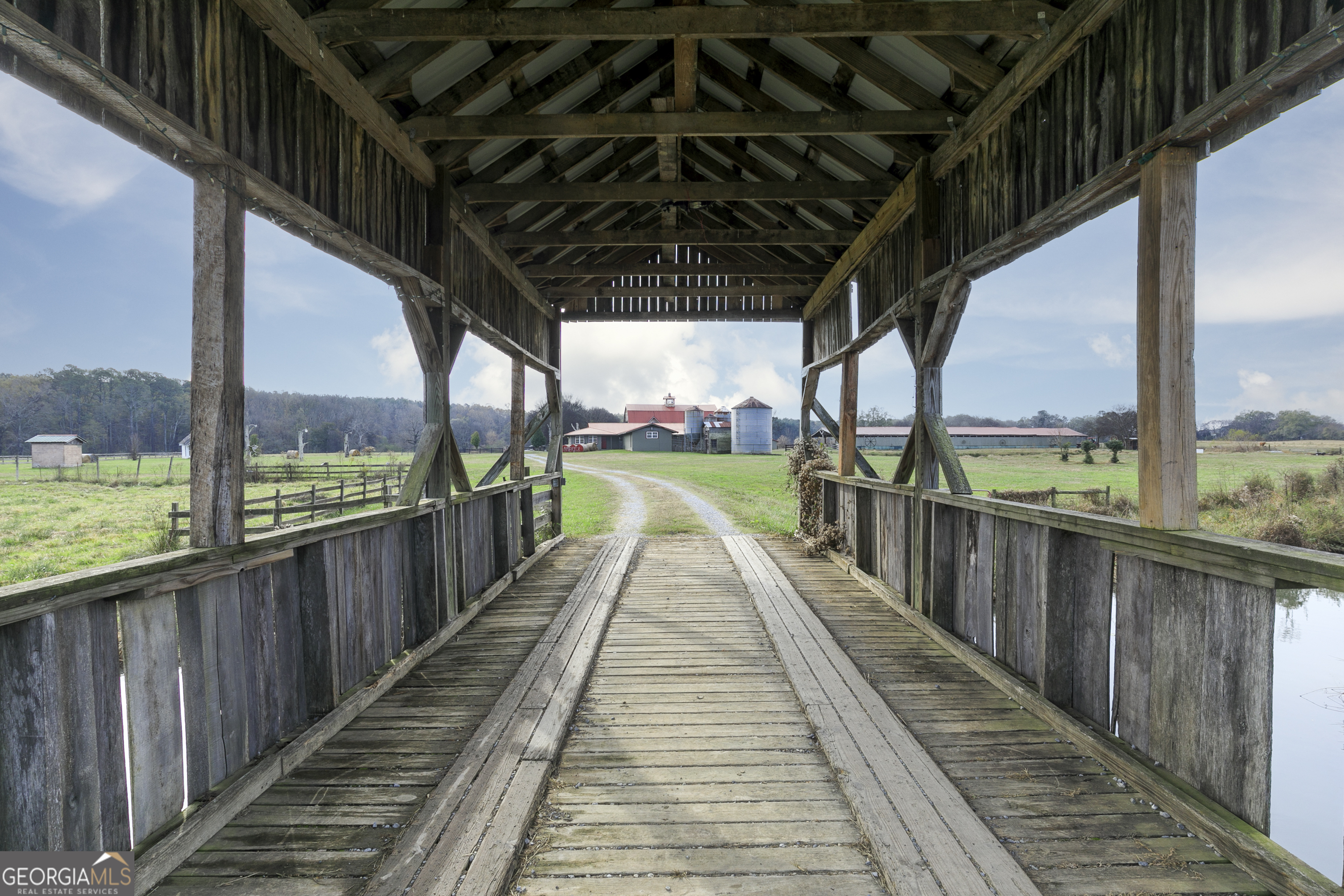 1907 Old Cedartown Road Cedartown, GA 30125 - Photo 29 of 83 a view of a balcony with wooden floor
