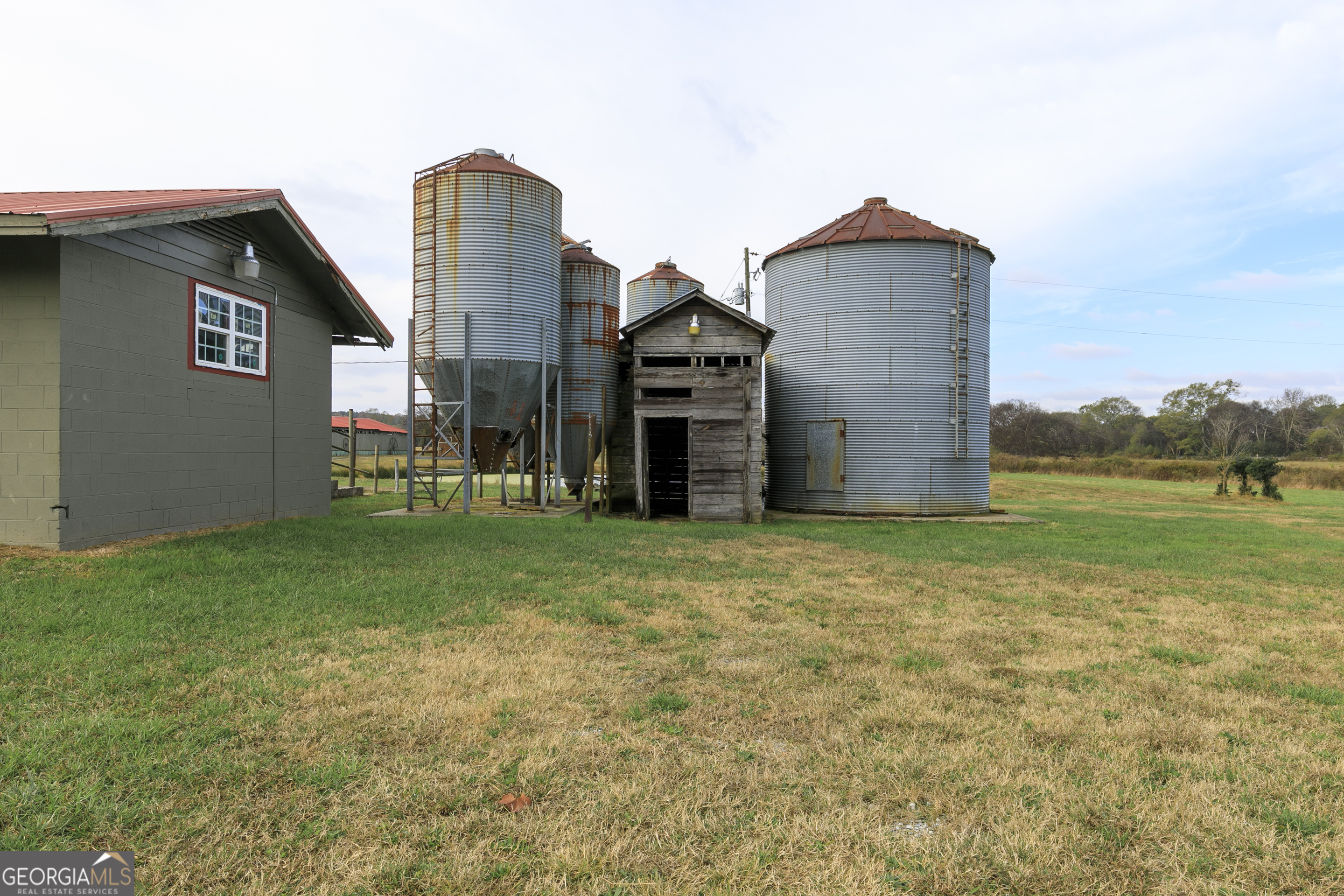 1907 Old Cedartown Road Cedartown, GA 30125 - Photo 36 of 83 a view of a house with backyard and garden