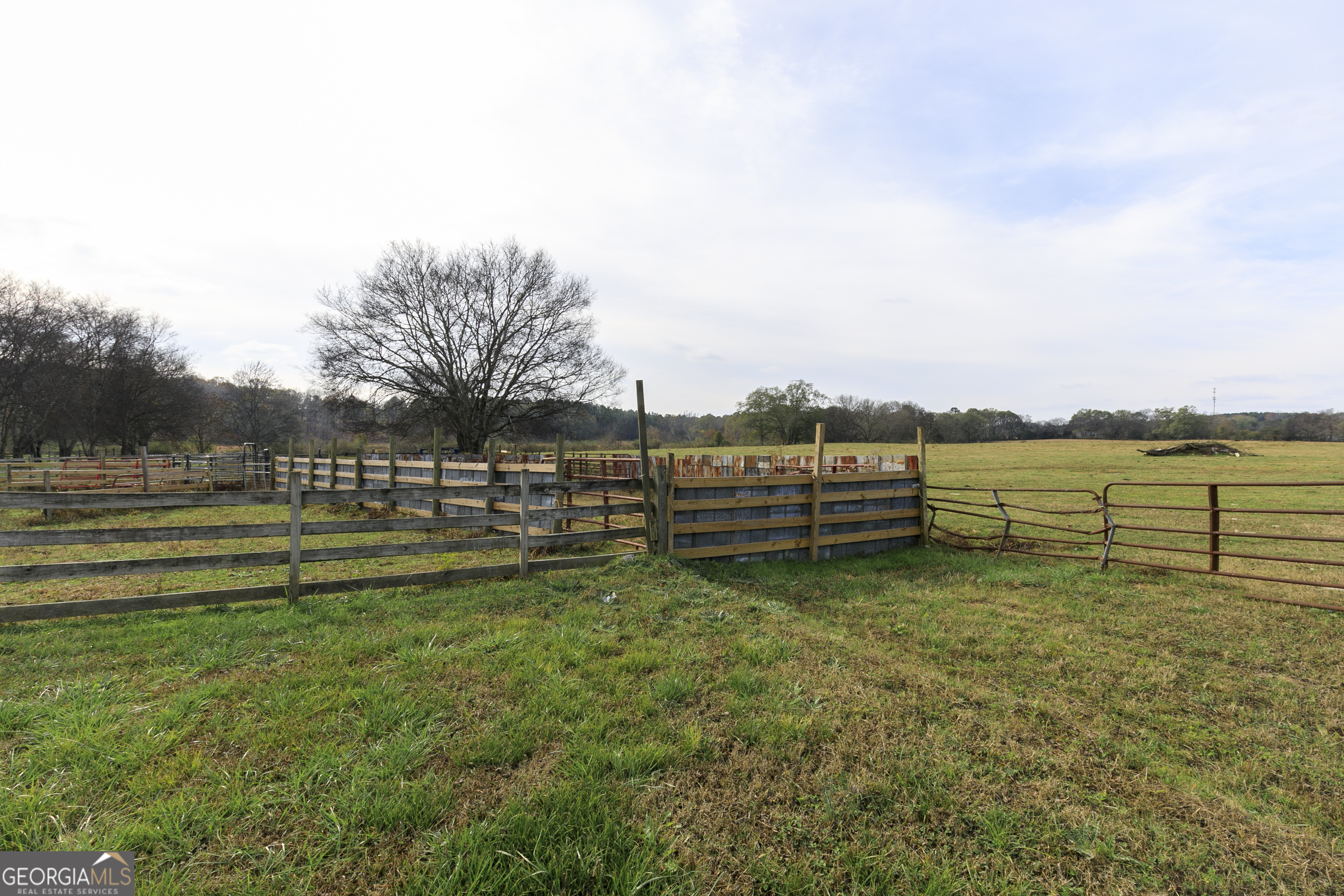 1907 Old Cedartown Road Cedartown, GA 30125 - Photo 48 of 83 a view of a lake with houses in the back