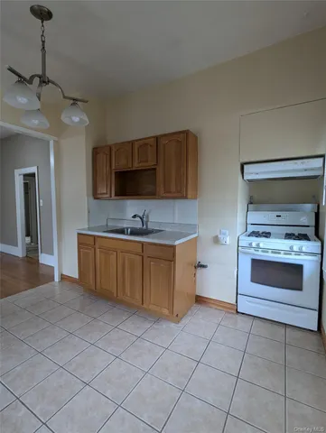 $2,200 | 2937 Davis Street, Oceanside, NY 11572