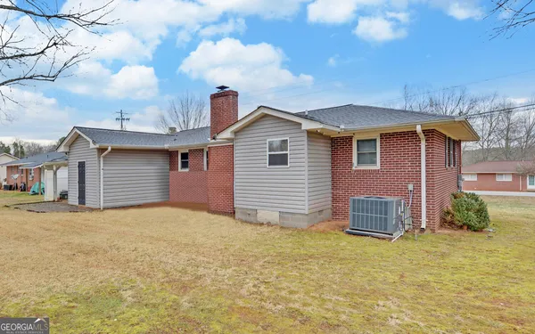 $215,000 | 926 Skyline Drive, Toccoa, GA 30577