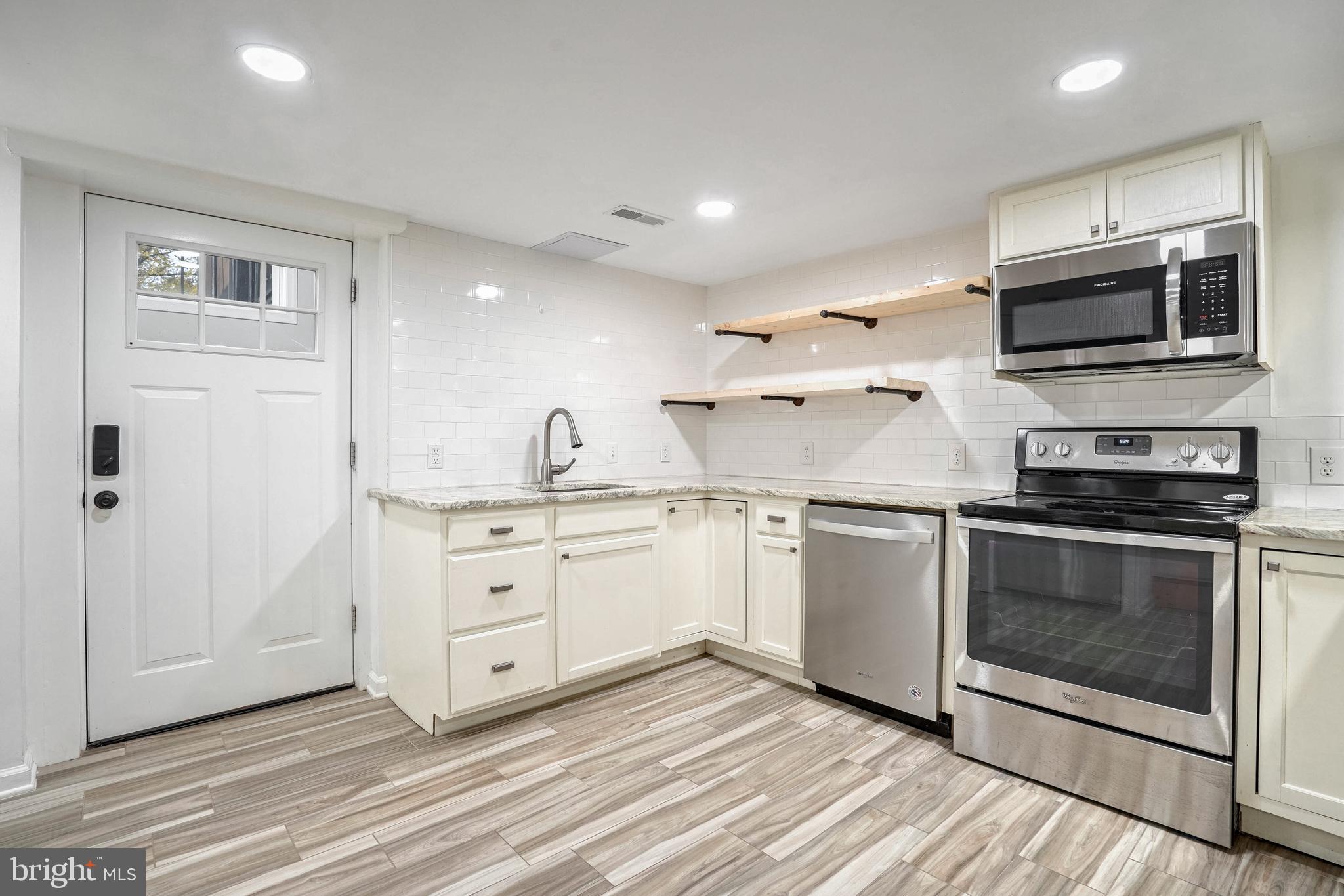 42495 Spinks Ferry Road Leesburg, VA 20176 - Photo 21 of 36 Gallery Image 21