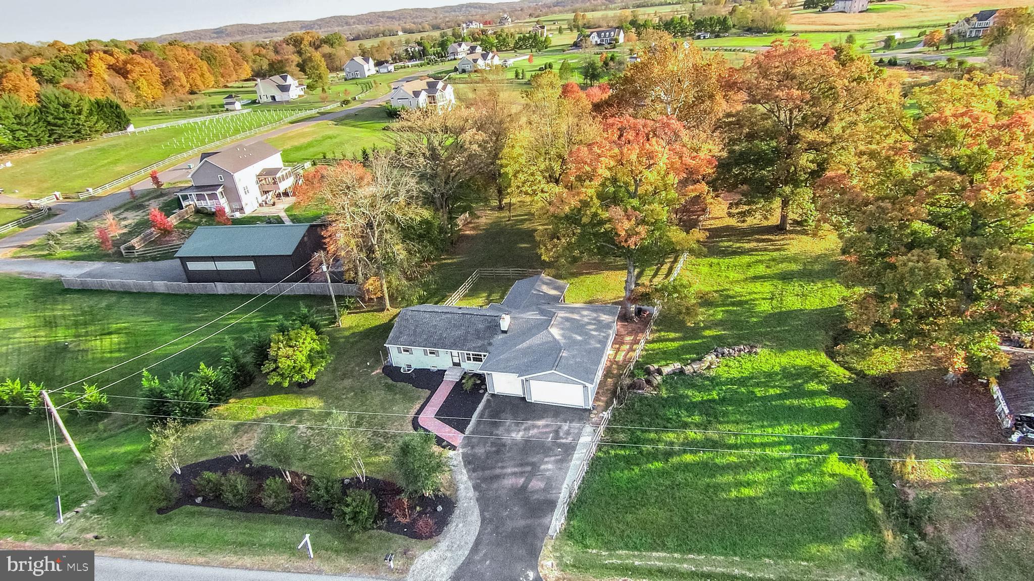 42495 Spinks Ferry Road Leesburg, VA 20176 - Photo 4 of 36 Gallery Image 4