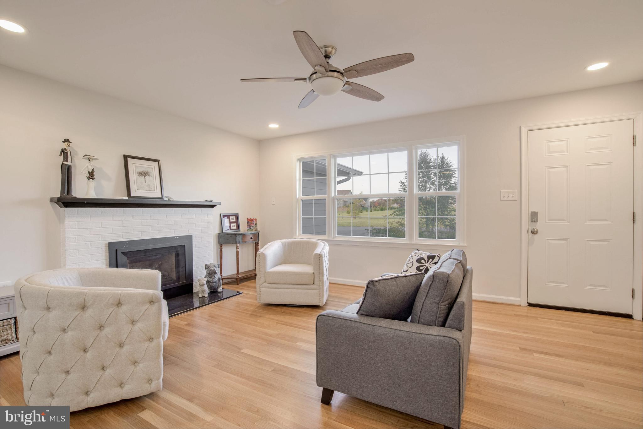 42495 Spinks Ferry Road Leesburg, VA 20176 - Photo 8 of 36 Gallery Image 8