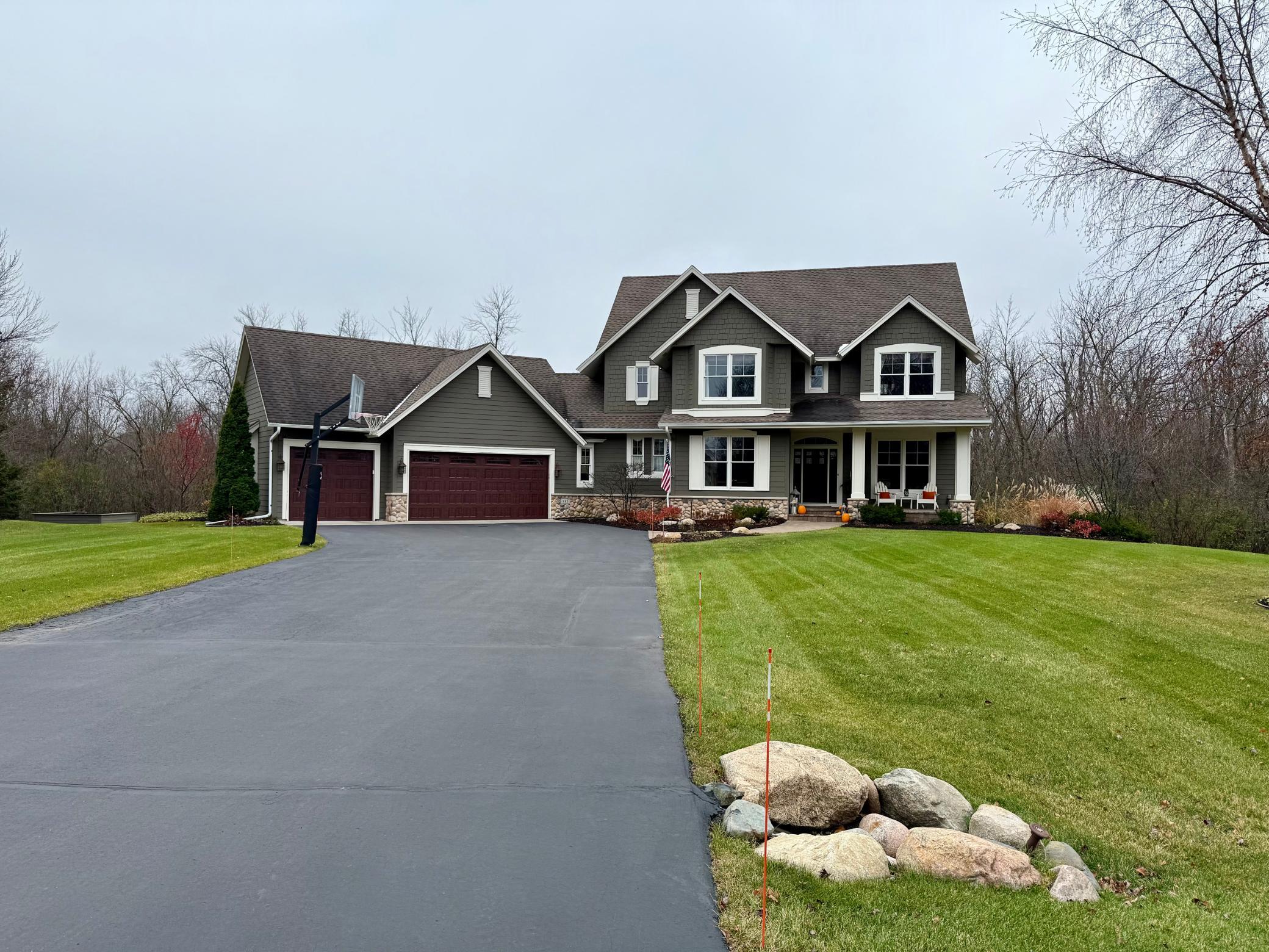 885 Willow View Drive