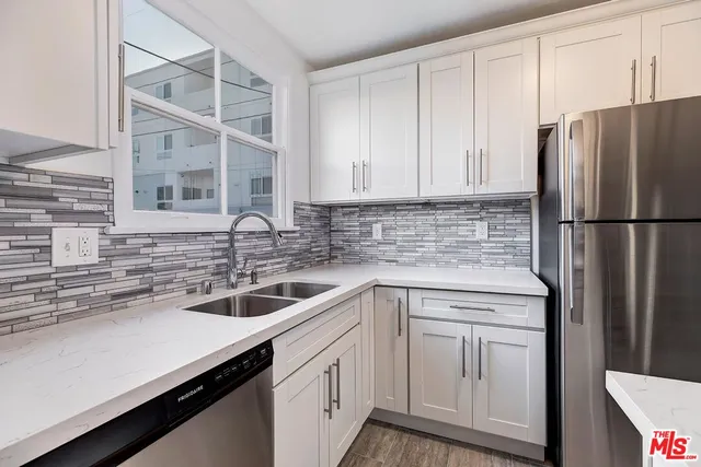 $2,395 | 5022 Clinton Street, Unit 5022C, Los Angeles, CA 90004