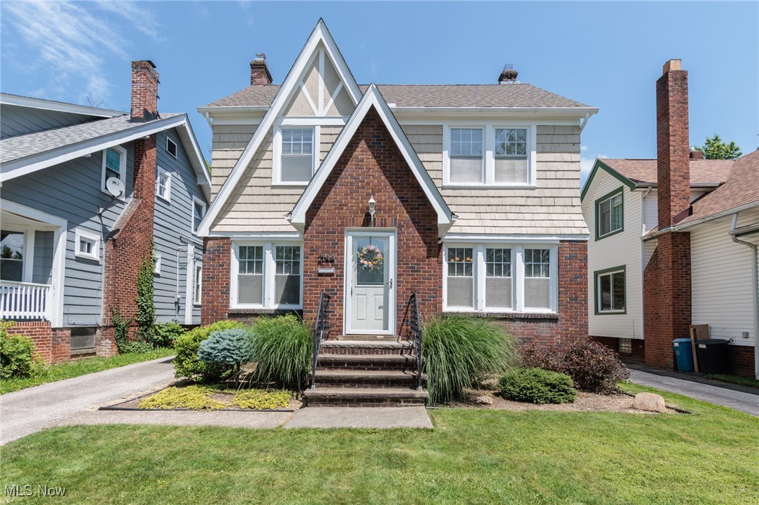 2199 Barrington Road Cleveland, OH 44118 - Photo 1 of 50