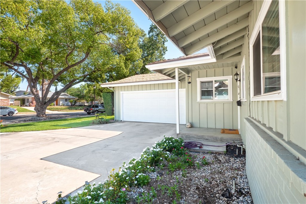 8187 Buckingham Place Riverside, CA 92504 - Photo 3 of 38
