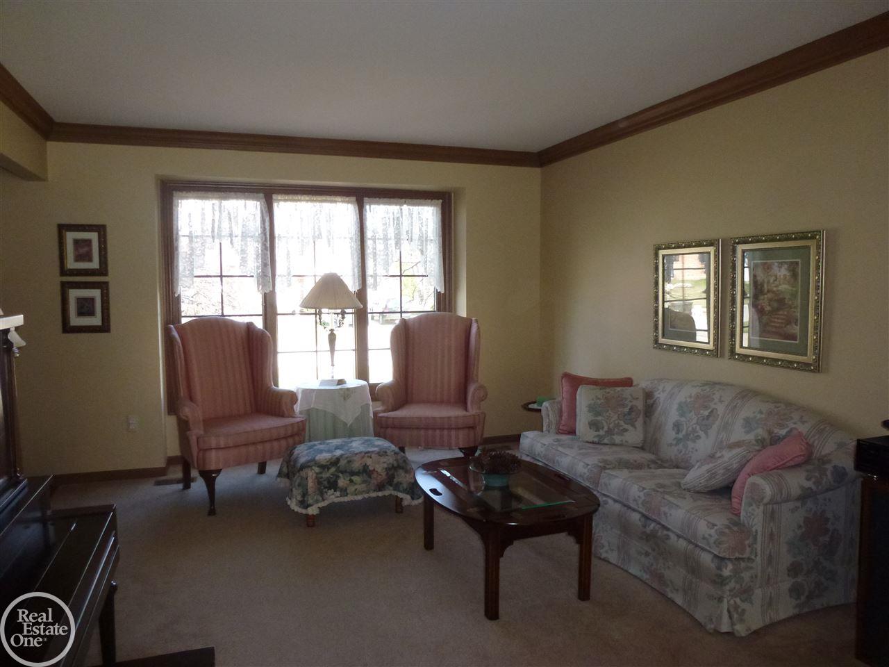 539 Shellbourne Drive Rochester Hills, MI 48309 - Photo 10 of 37