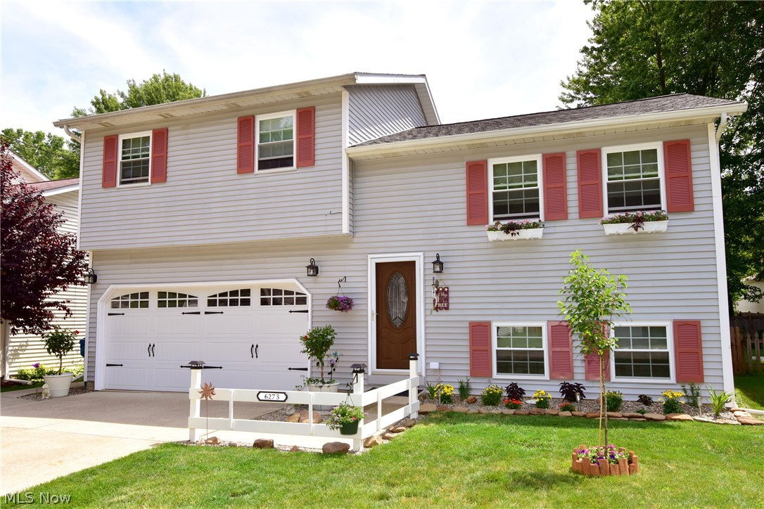 6273 Ridgeview Boulevard North Ridgeville, OH 44039 - Photo 1 of 31