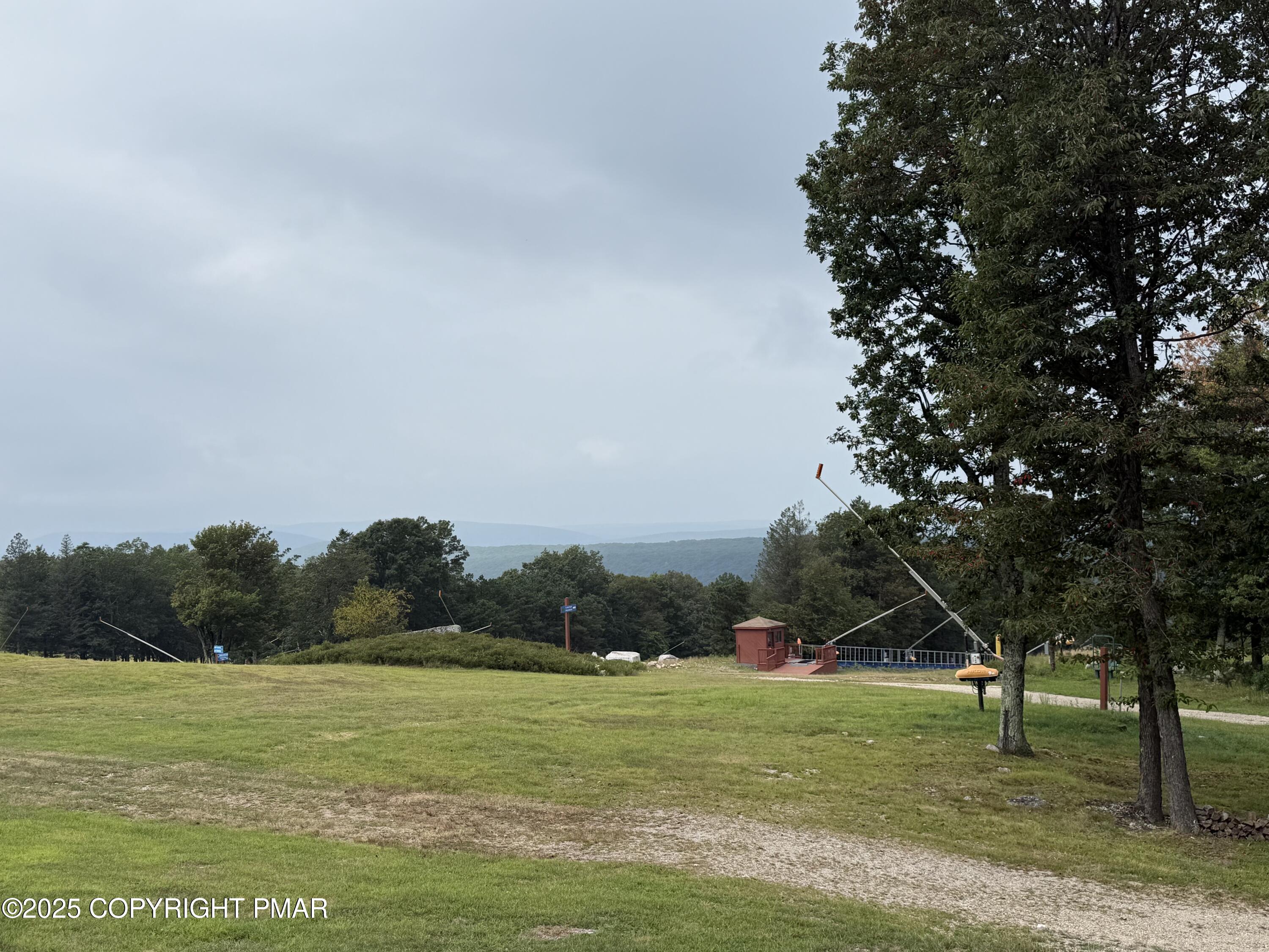 255 R Laurel Valley Drive Sugarloaf, PA 18249 - Photo 6 of 16 IMG_6538